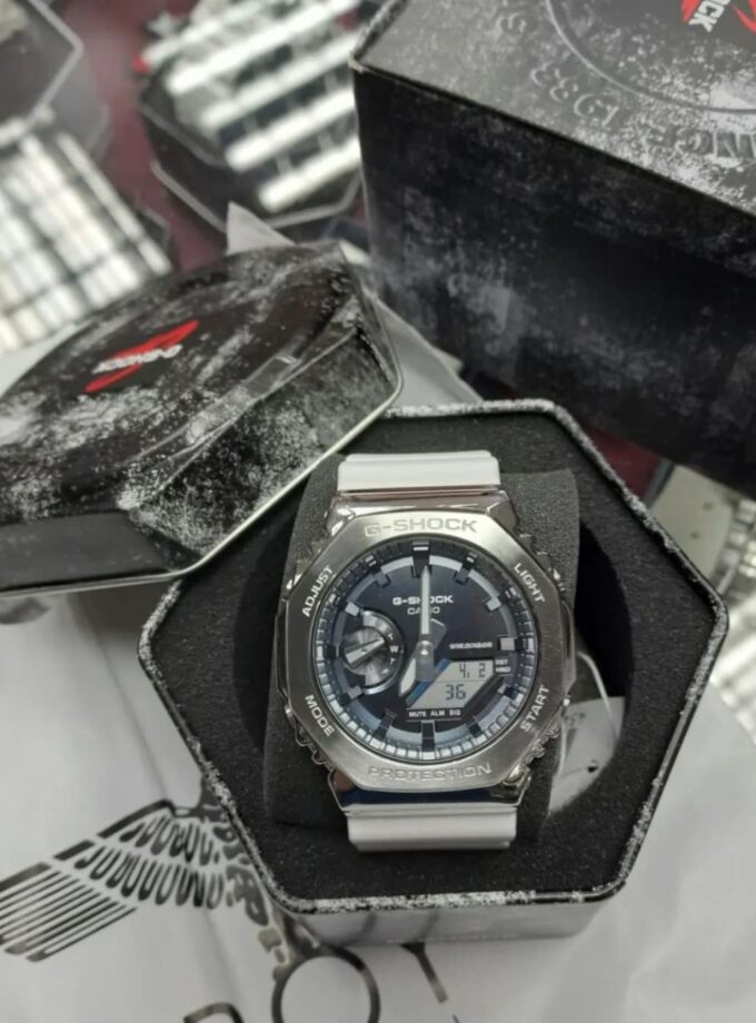 Montre Casio G-Shock GM-2100WS-7ADR - Quartz, Acier inoxydable, Résine blanche, Étanche 200m, Analogique-Numérique, Résistant aux chocs