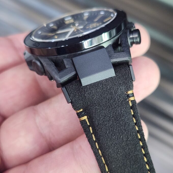 Montre Solaire Homme Casio EFS-S640ZE-1ADR – Chronographe Robuste, Boîtier Carbone/Acier/Aluminium, Verre Saphir Antireflet, Bracelet Alcantara, Etanche 100m