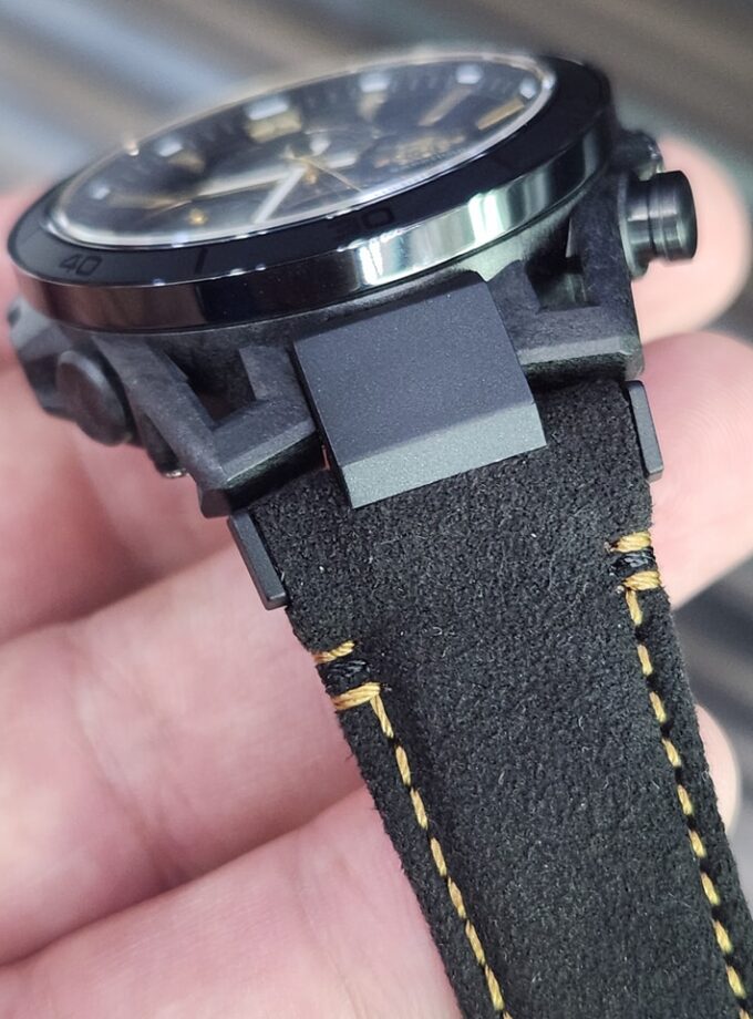 Montre Solaire Homme Casio EFS-S640ZE-1ADR – Chronographe Robuste, Boîtier Carbone/Acier/Aluminium, Verre Saphir Antireflet, Bracelet Alcantara, Etanche 100m