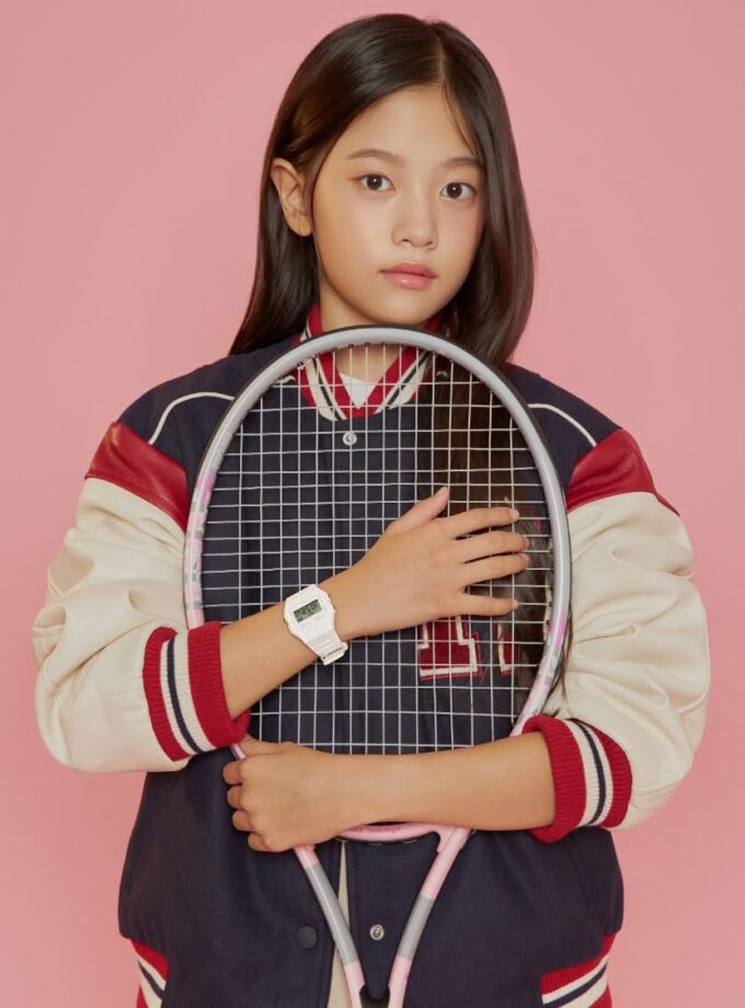 Montre Casio Unisexe F-91WB-7ADF - Chronomètre 1/100s, Alarme, LED verte, Bracelet résine biosourcée, Résistante à l’eau, Verre résine, 7 ans pile, Noir