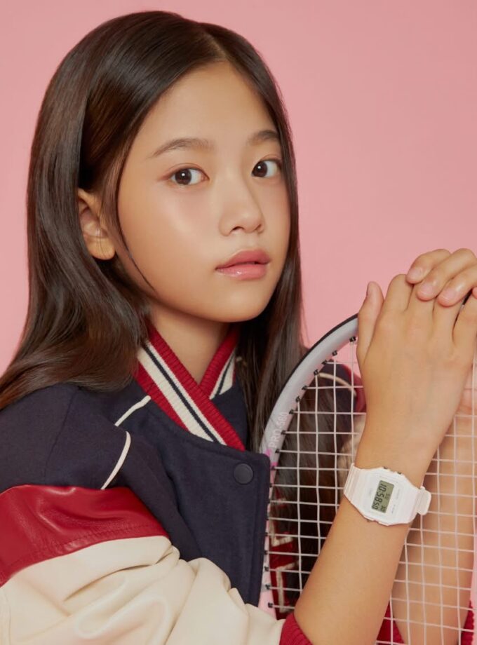 Montre Casio Unisexe F-91WB-7ADF - Chronomètre 1/100s, Alarme, LED verte, Bracelet résine biosourcée, Résistante à l’eau, Verre résine, 7 ans pile, Noir