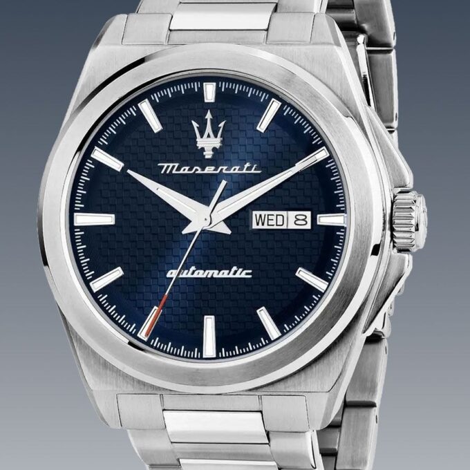 Montre Automatique Homme Maserati R8823152002 – Acier inoxydable Bleu Gris, Cadran Motif Carré, Etanche 10 ATM, Mouvement Miyota 8205, Bracelet Acier – Garantie 2 ans