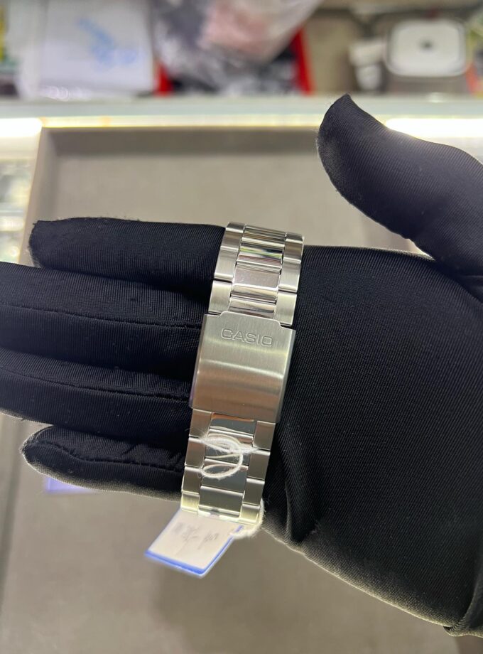 Montre Homme CASIO MTP-VD01D-6BVUDF – Quartz, Acier, Argent/Violet, Affichage Analogique, Date, Étanche 5 Bars, Cadran Noir, Bracelet Acier