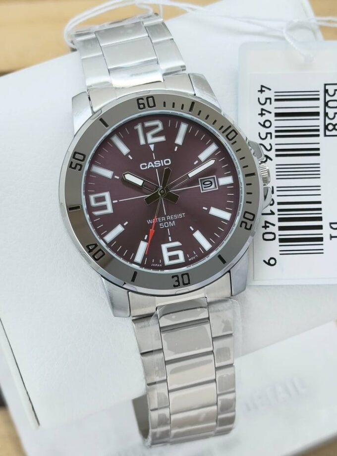 Montre Homme CASIO MTP-VD01D-6BVUDF – Quartz, Acier, Argent/Violet, Affichage Analogique, Date, Étanche 5 Bars, Cadran Noir, Bracelet Acier