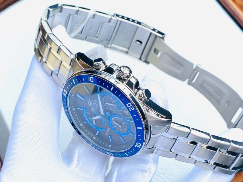 montre homme casio edifice classic efr 552d 2avudf – chronographe, acier inoxydable, cadran bleu, Étanchéité 10 bar, bracelet argent