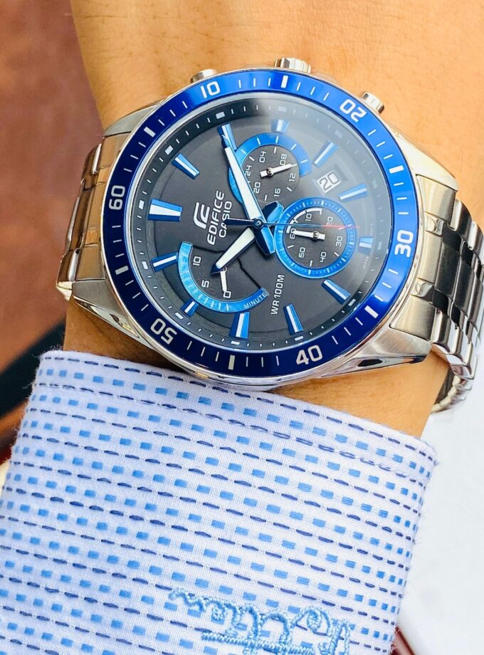 Montre homme Casio Edifice Classic EFR-552D-2AVUDF – Chronographe, Acier inoxydable, Cadran bleu, Étanchéité 10 Bar, Bracelet argent