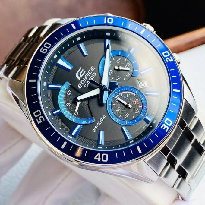 Montre homme Casio Edifice Classic EFR-552D-2AVUDF – Chronographe, Acier inoxydable, Cadran bleu, Étanchéité 10 Bar, Bracelet argent