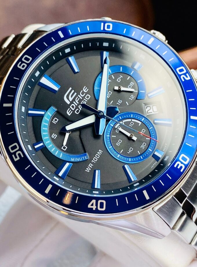 Montre homme Casio Edifice Classic EFR-552D-2AVUDF – Chronographe, Acier inoxydable, Cadran bleu, Étanchéité 10 Bar, Bracelet argent