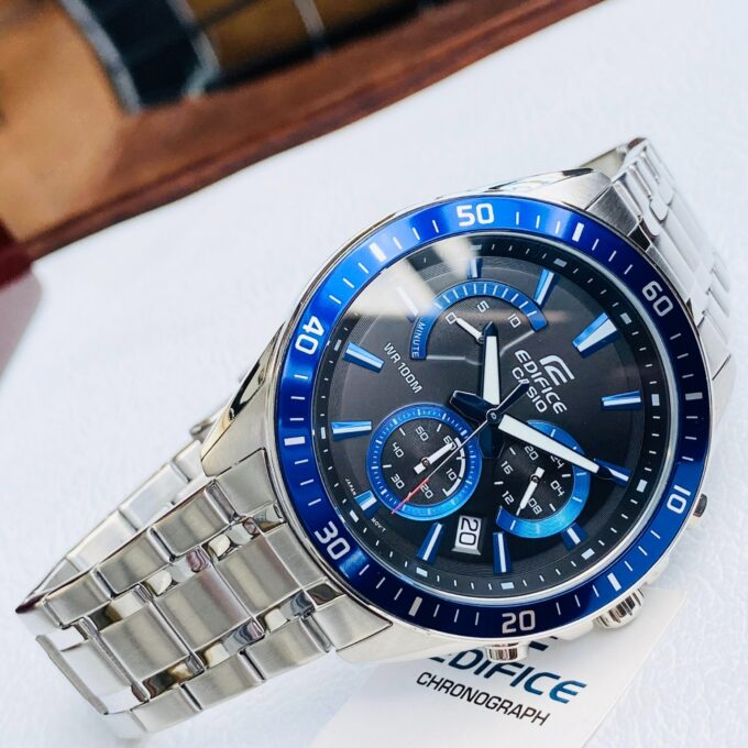 Montre homme Casio Edifice Classic EFR-552D-2AVUDF – Chronographe, Acier inoxydable, Cadran bleu, Étanchéité 10 Bar, Bracelet argent