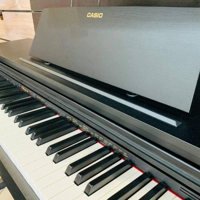 Clavier Numérique Piano 88 touches AP-270BNC2 - Casio - Marteau 3 capteurs, 22 sons, polyphonie 192, 3 pédales, finition ébène/ivoire - Brun - Référence AP-270BNC2