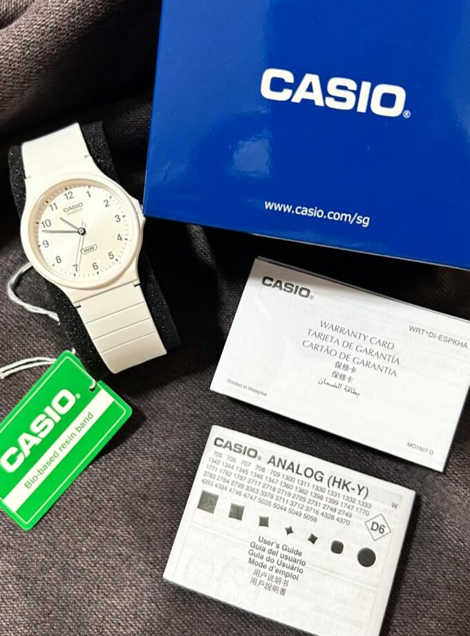 Montre Casio Timeless Femme/Homme - Quartz, Résine Blanche, Étanche 3 ATM, Verre Acrylique - Réf. MQ-24B-7BEF