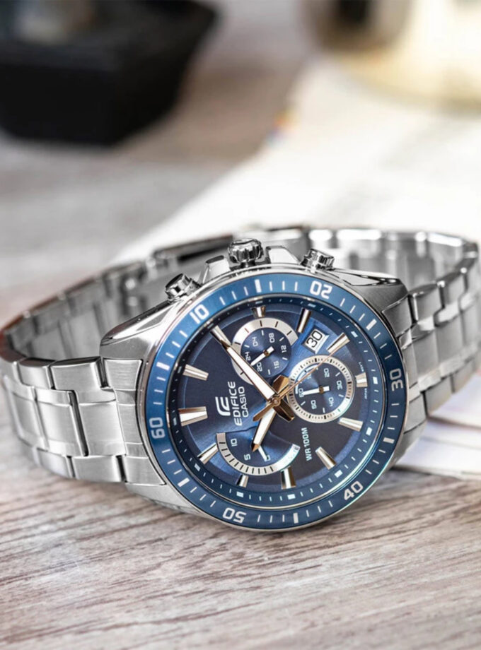 Montre homme Casio Edifice Classic EFR-552D-2AVUDF – Chronographe, Acier inoxydable, Cadran bleu, Étanchéité 10 Bar, Bracelet argent