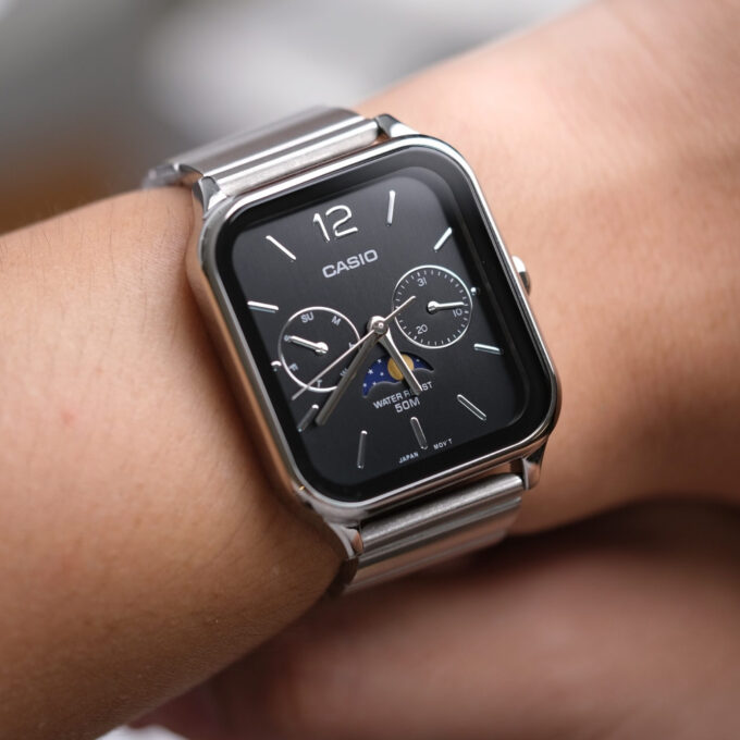 Montre homme Casio MTP-M305D-1AVDF – Phase de lune, Date, Jour, Acier inoxydable, Bracelet acier, Verre minéral, 50m étanche