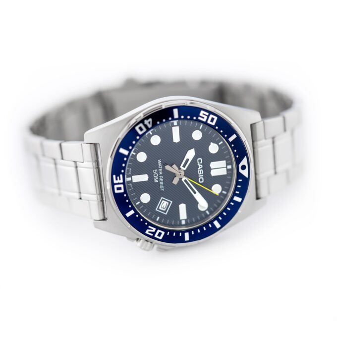 Montre Analogique Casio Homme – Acier Inoxydable, Bracelet Métal, Étanche, Argent – MTD-135D-2AVDF