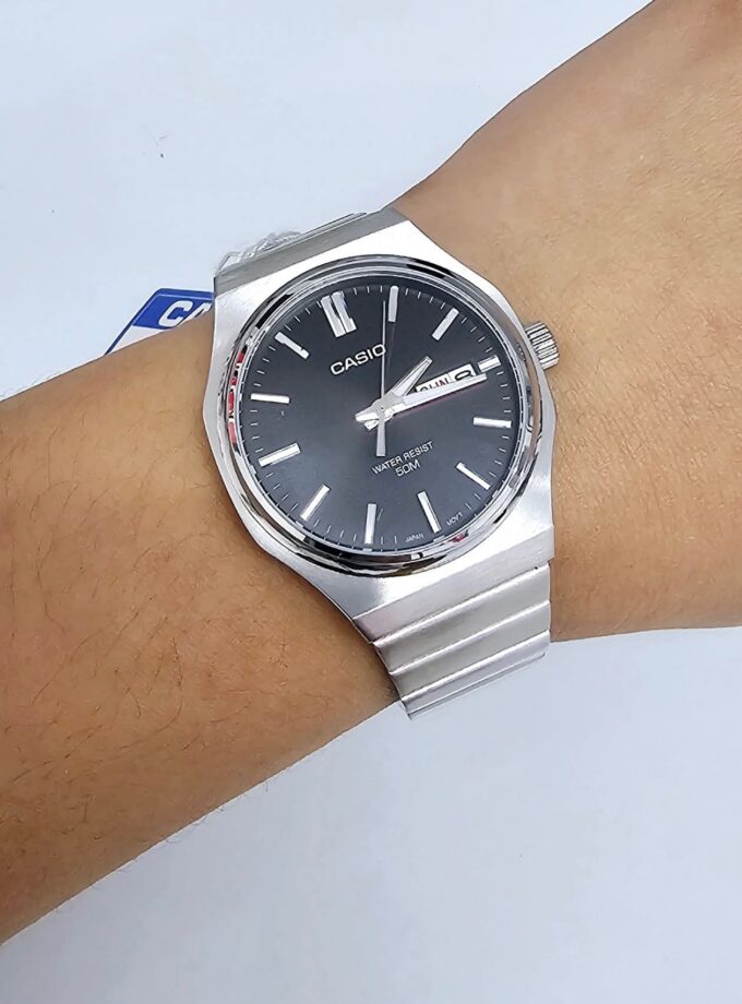 montre homme casio affichage jour/date, bracelet acier inoxydable, Étanche, style classique acier noir mtp e735d 1av