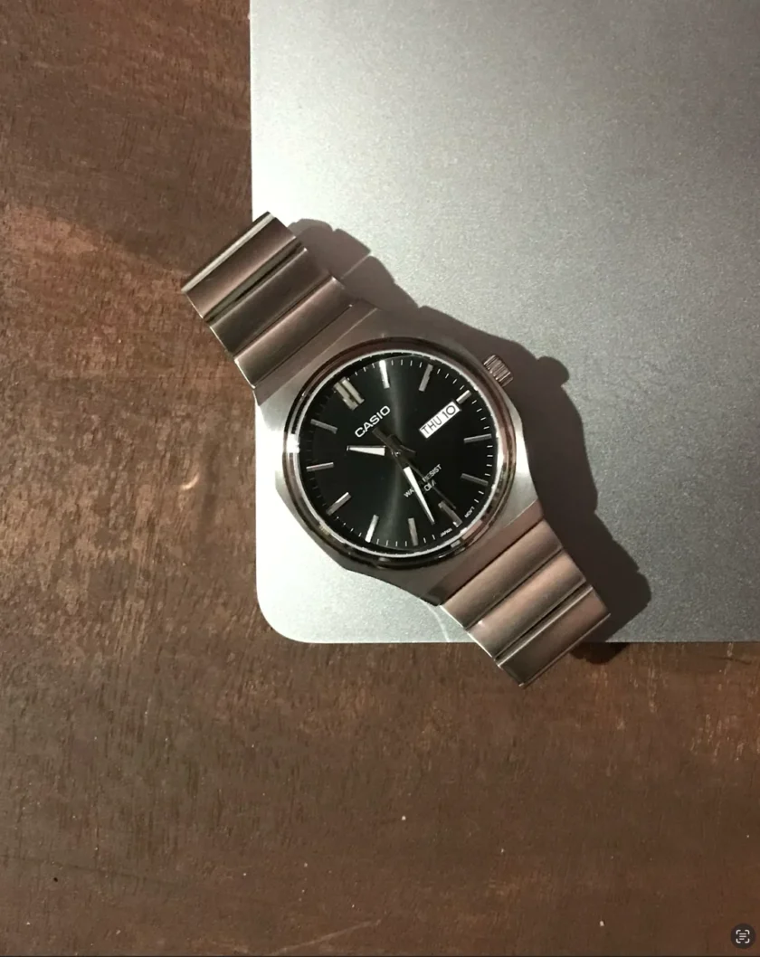 montre homme casio affichage jour/date, bracelet acier inoxydable, Étanche, style classique acier noir mtp e735d 1av