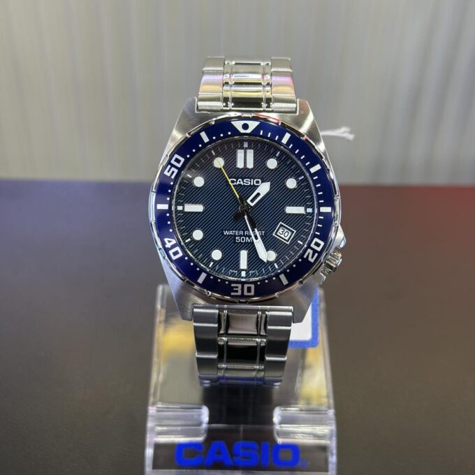 Montre Analogique Casio Homme – Acier Inoxydable, Bracelet Métal, Étanche, Argent – MTD-135D-2AVDF