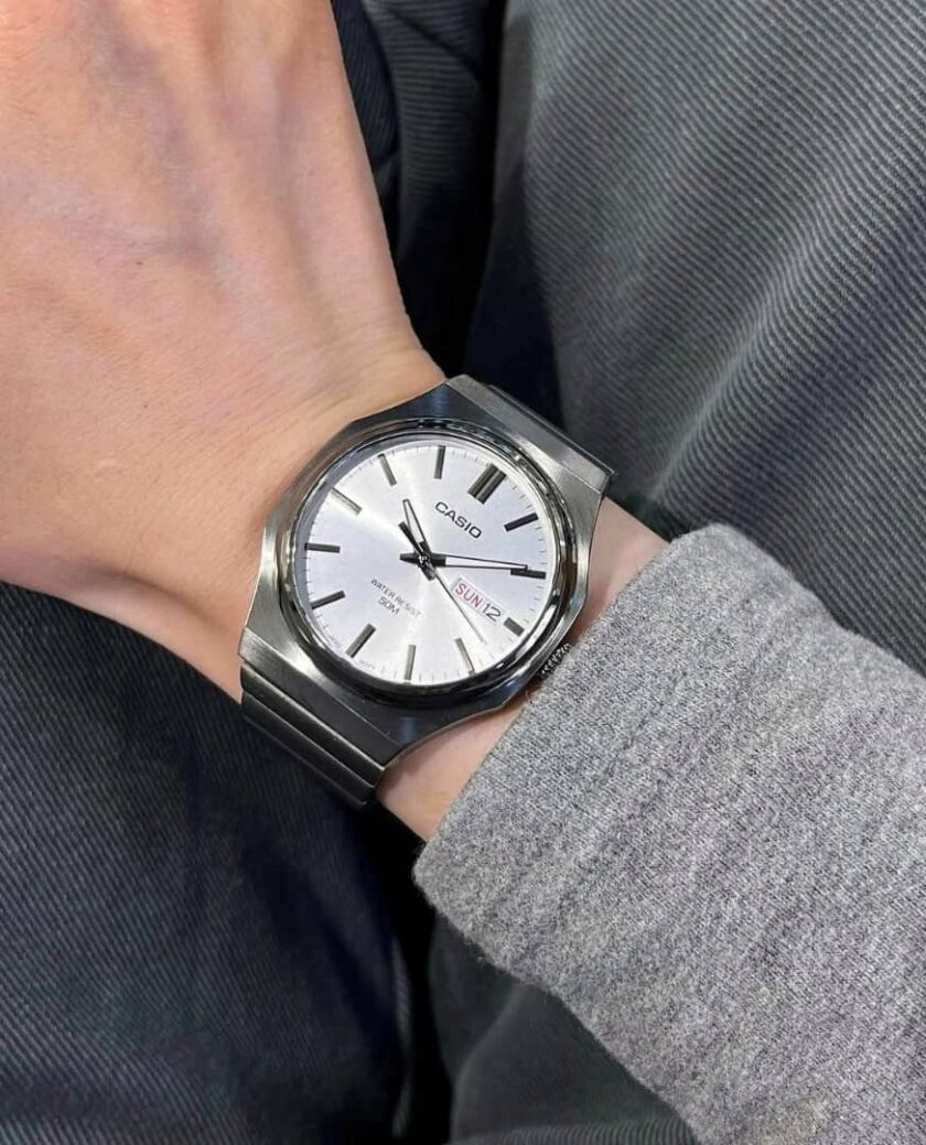 montre analogique homme casio enticer quartz, cadran argenté, acier inoxydable, etanche argent mtp e735b 7avdf