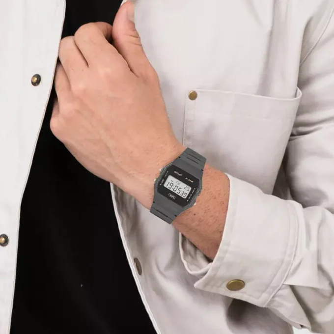 Montre - Casio - Homme/Femme - Chronomètre, Alarme, LED, Résine biosourcée, Étanche - Noir - F-91WB-8ADF