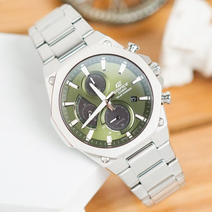 Montre homme solaire Casio Edifice – Chronographe, acier inoxydable, verre saphir, étanche 10 bar, bracelet acier, 49×44 mm, argent - EFS-S570D-3AUDF