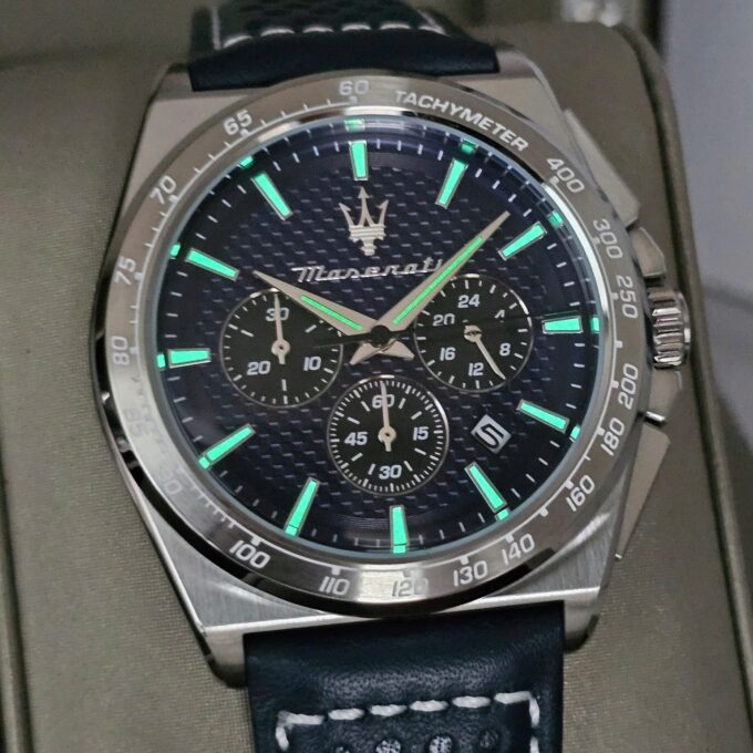 Montre Maserati Homme - Chronomètre - 1/1 seconde, 30 minutes - Calendrier - 43mm Étanche 100m - Cadran Bleu Bracelet Cuir - R8871652001