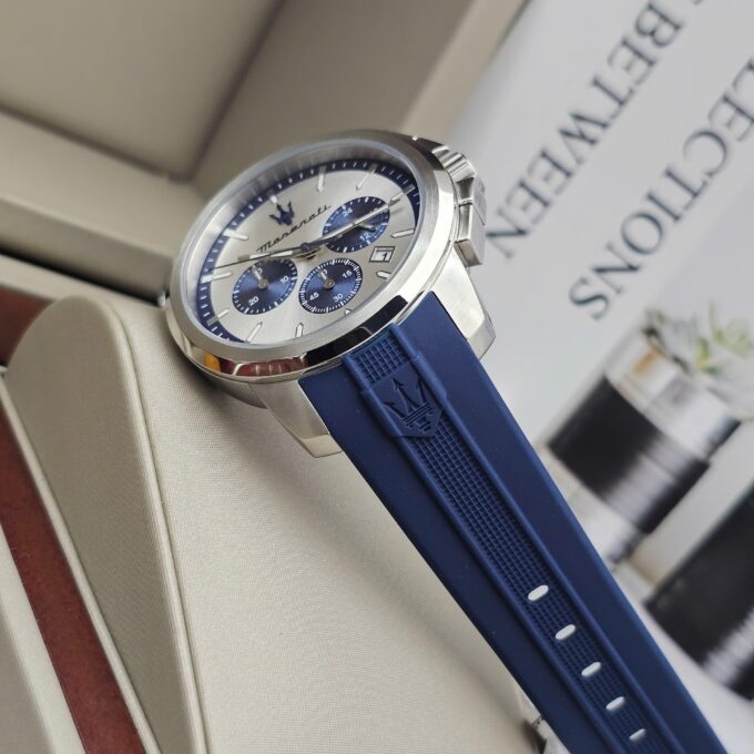 Montre Maserati Homme Quartz Acier Inoxydable 42mm Étanche 50m - Chronographe - Bracelet Caoutchouc Bleu Cadran Bleu - R8871621042