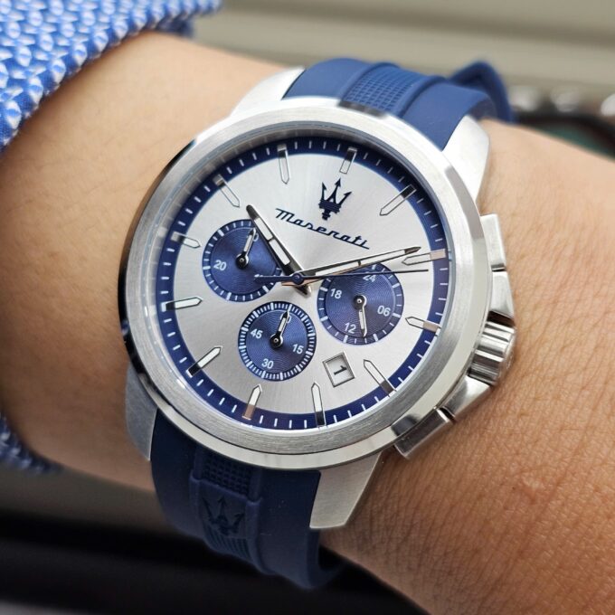 Montre Maserati Homme Quartz Acier Inoxydable 42mm Étanche 50m - Chronographe - Bracelet Caoutchouc Bleu Cadran Bleu - R8871621042