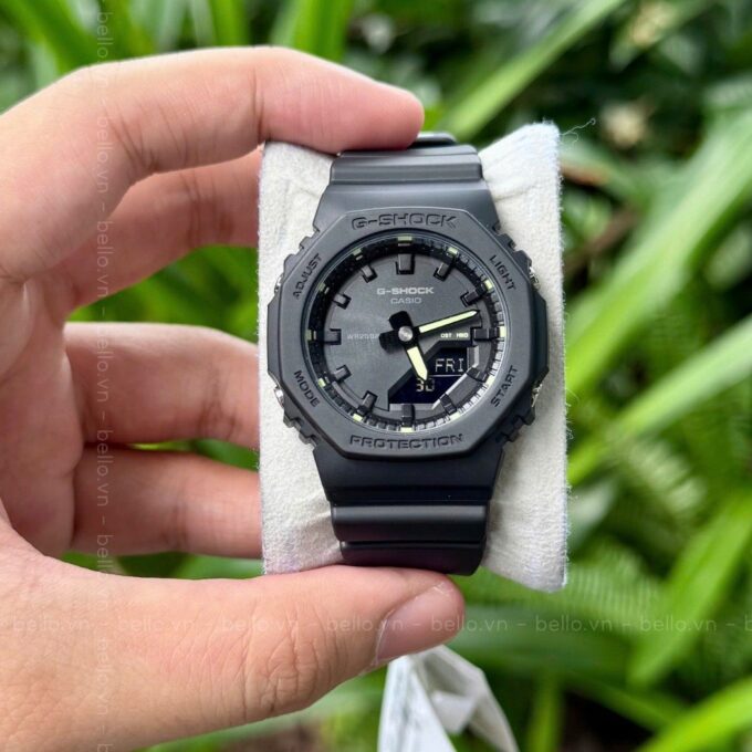 Montre Casio GMA-P2100SA-1A2DR - Analogique et Numérique - Affichage 24h/AM-PM, Chronographe, 5 Alarmes, Calendrier Automatique, Éclairage LED Super Illuminator, Résistant aux Chocs - Noir - Référence GMA-P2100SA-1A2DR