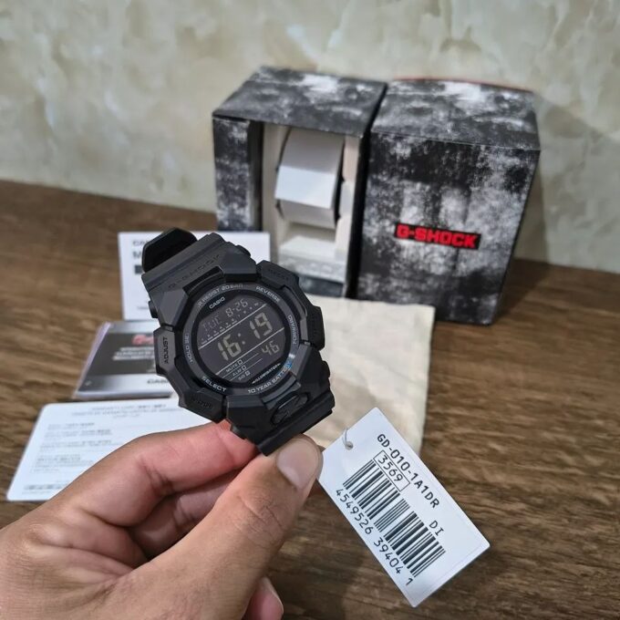Montre G-SHOCK Homme Super Illuminator, Heure Universelle, Chronomètre, Compte à rebours, 5 Alarmes, Calendrier, Format 12/24h - GD-010-1A1DR