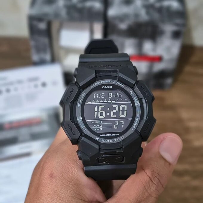 Montre G-SHOCK Homme Super Illuminator, Heure Universelle, Chronomètre, Compte à rebours, 5 Alarmes, Calendrier, Format 12/24h - GD-010-1A1DR