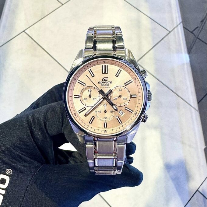 Montre Homme Classique Casio EFV-650D-4AVUDF - Chronographe, Étanche 100m, Acier Inoxydable, Verre Minéral, Bracelet 150-205mm, Triple Fermoir, Poids 128g - Argent