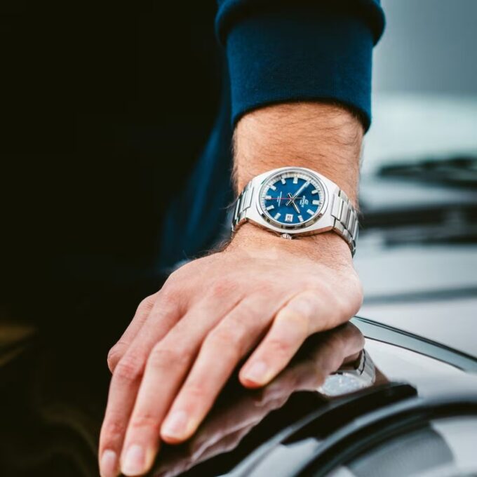 Montre Casio Edifice EFB-109D-2AVDF Homme – Chronographe, Dateur, Verre Saphir, Boîtier Acier Argent, Bracelet Acier Déployante, 38 mm, 100 m Étanche, Chic, Quartz,