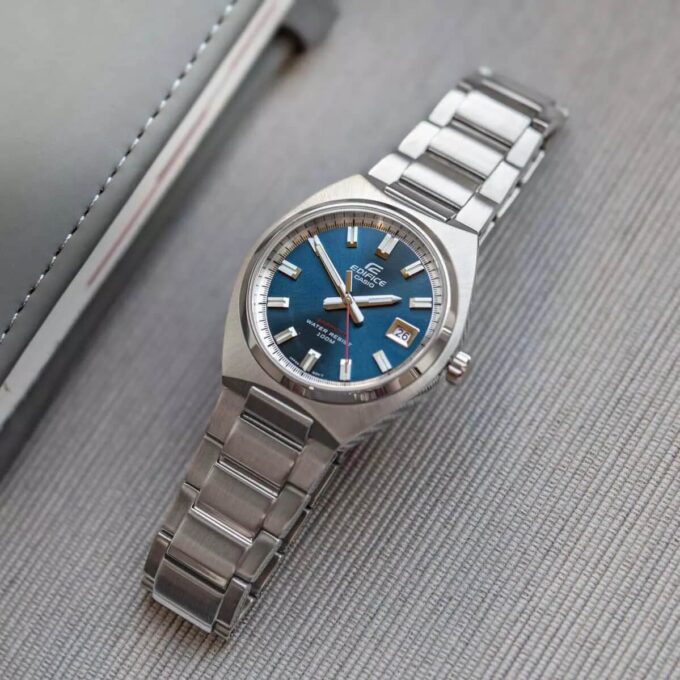 Montre Casio Edifice EFB-109D-2AVDF Homme – Chronographe, Dateur, Verre Saphir, Boîtier Acier Argent, Bracelet Acier Déployante, 38 mm, 100 m Étanche, Chic, Quartz,