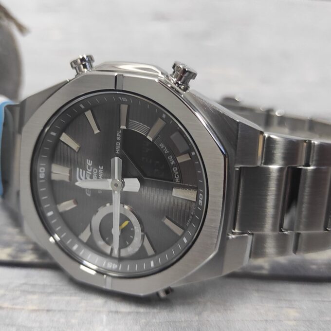 Montre Connectée Homme Casio – Acier Inoxydable, Quartz Japonais Bluetooth, Étanche 100m, Verre Saphir, Bracelet Métal avec Fermoir Triple, Chronographe, Heure Mondiale, Alarme, Compte à Rebours, Super Illuminator LED, Autonomie 2 Ans – Argenté – Référence à préciser - ECB-S10D-8ADF