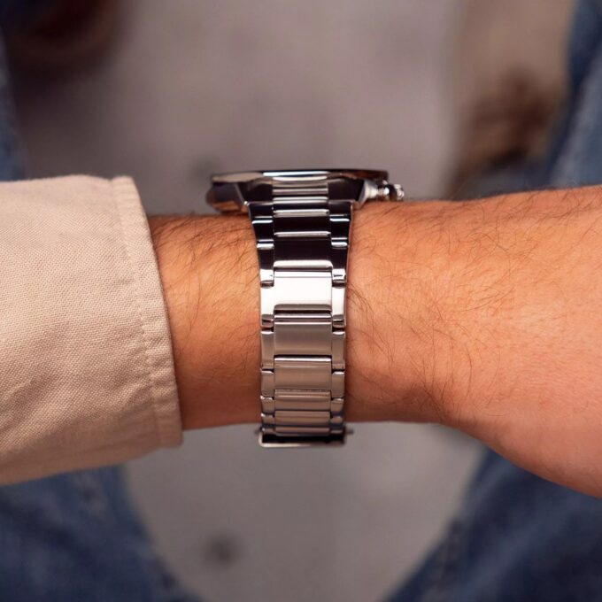 Montre Classique Homme Solaire Casio EFS-S570D-5AUDF – Chronomètre, Verre Saphir Antireflet, Acier Inoxydable, Bracelet Ajustable, Etanche 100m, Précision ±20s/mois, Argent