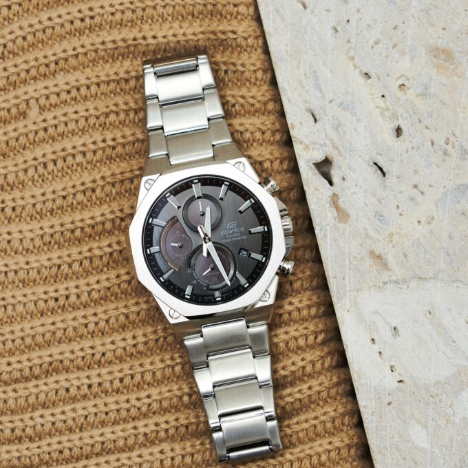 Montre Chronographe Homme Casio Edifice EFS-S570D-5AUEF – Acier Inoxydable Brossé, Solaire Japonais, Étanche 100m, Verre Saphir Antireflets, Bracelet Métal Gris à Boucle Déployante Triple, Aiguilles Luminescentes Neobrite, Dateur, Réserve de Marche 6 Mois – EFS-S570D-5AUEF