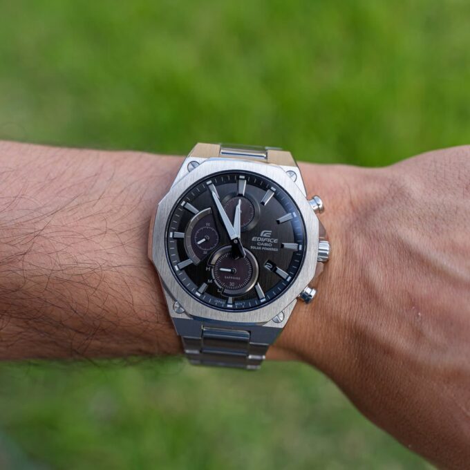 Montre Chronographe Homme Casio Edifice EFS-S570D-5AUEF – Acier Inoxydable Brossé, Solaire Japonais, Étanche 100m, Verre Saphir Antireflets, Bracelet Métal Gris à Boucle Déployante Triple, Aiguilles Luminescentes Neobrite, Dateur, Réserve de Marche 6 Mois – EFS-S570D-5AUEF