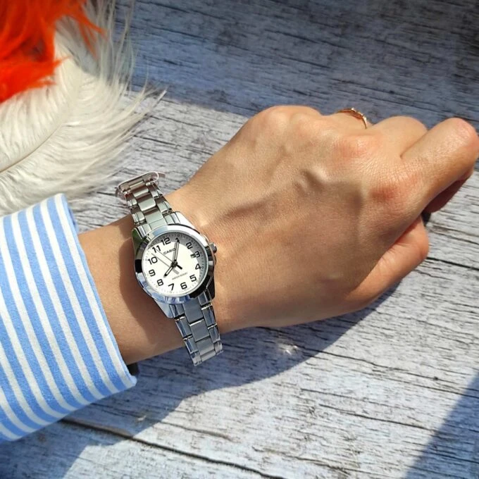 Montre Femme Casio - LTP-1215A-7B2DF - Bracelet en Acier inoxydable - Affichage analogique - Résistant à l'eau