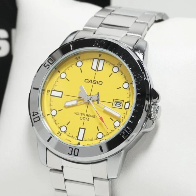 Montre Classique - CASIO - Homme - Design Élégant, Bracelet Acier, Résistante à lEau - Acier Inoxydable - Jaune - Référence MTP-VD01D-9EVUDF