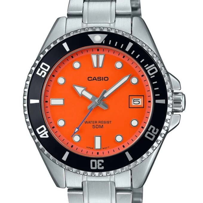 montre homme casio mdv 10d 4a1vdf – quartz, acier inoxydable, Étanche 100m, bracelet métal, cadran noir orange référence mdv 10d 4a1vdf