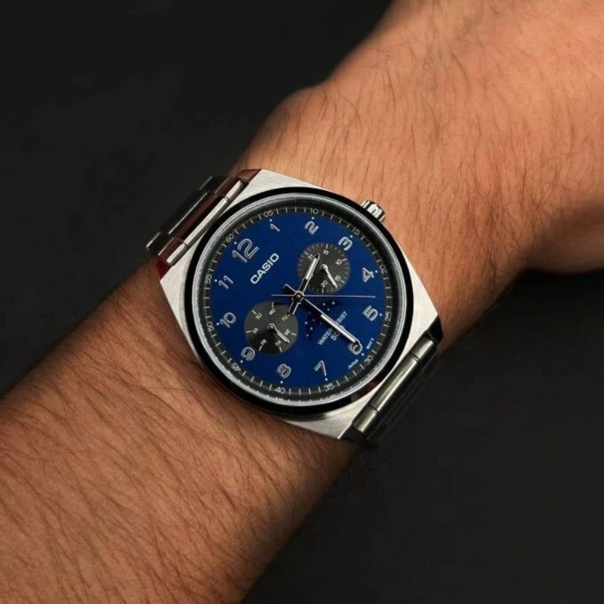 Montre Analogique Phases de Lune - Casio - Homme - Affichage Date, Jour, Phases de Lune - Acier Inoxydable - Bleu - Référence MTP-M300D-2AVDF