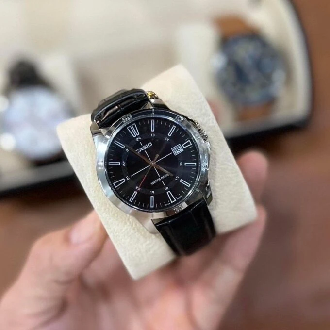 Montre Homme Casio - MTP-V004L-1CUDF - Bracelet en Cuir Noir - Affichage analogique - Résistant à l'eau