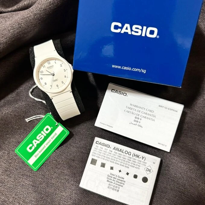 Montre Casio Timeless Femme/Homme - Quartz, Résine Blanche, Étanche 3 ATM, Verre Acrylique - Réf. MQ-24B-7BEF