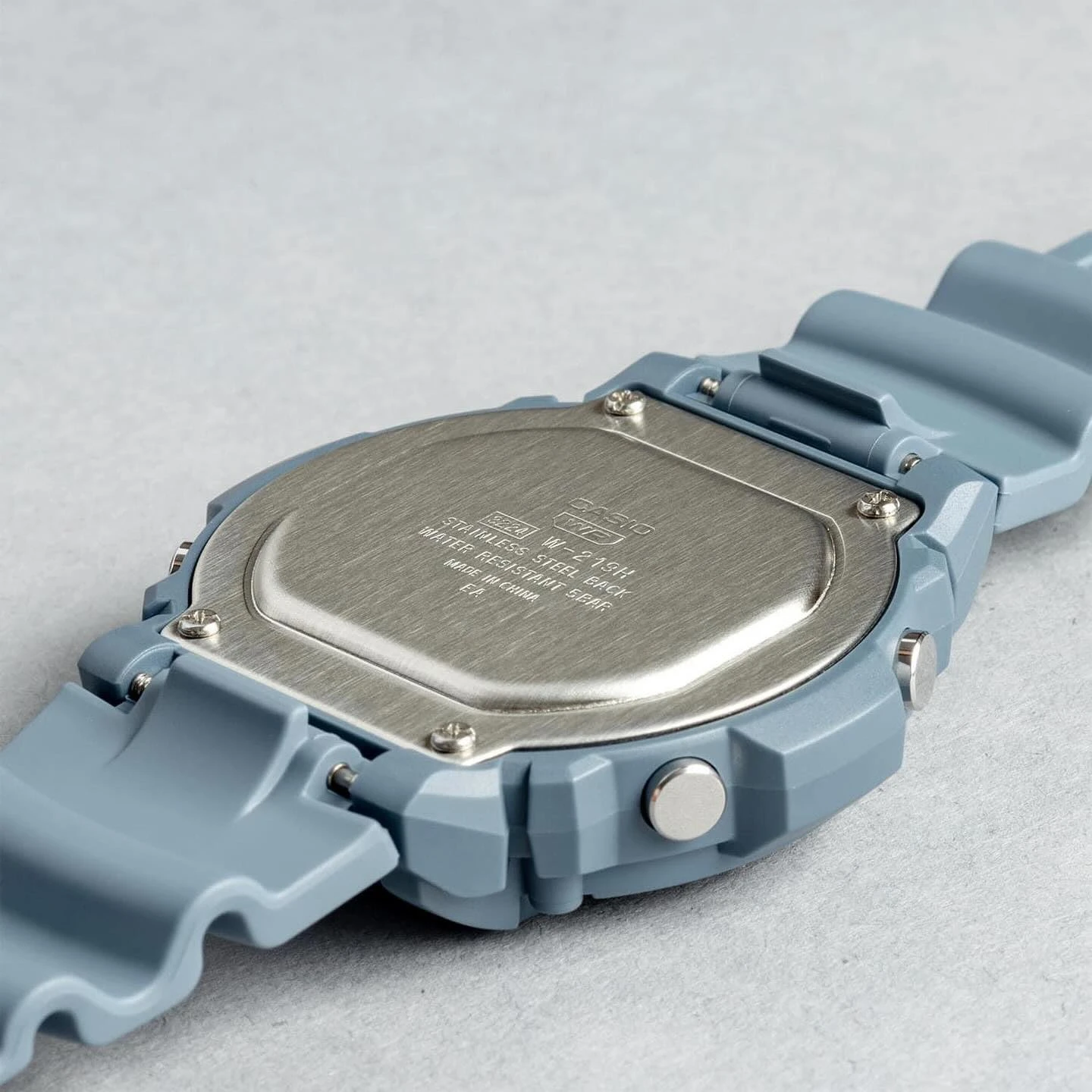 montre-homme-casio-w-219hc-2bvdf-bracelet-en-resine-bleu-affichage-numerique-resistant-a-leau-w-219hc-2bvdf