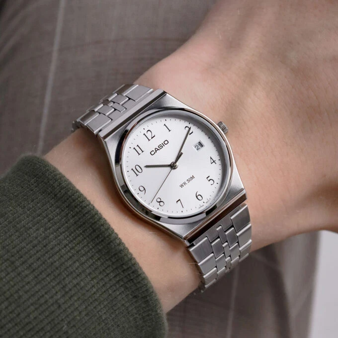 Montre Casio Homme Mixte - MTP-B145D-7BVDF - Quartz, Acier Inoxydable, Étanche 50m, Date, Verre Minéral - Bracelet Acier Argent Gris