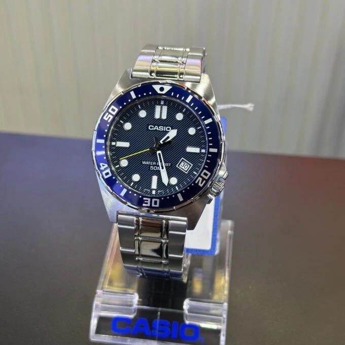 Montre Analogique Casio Homme – Acier Inoxydable, Bracelet Métal, Étanche, Argent – MTD-135D-2AVDF