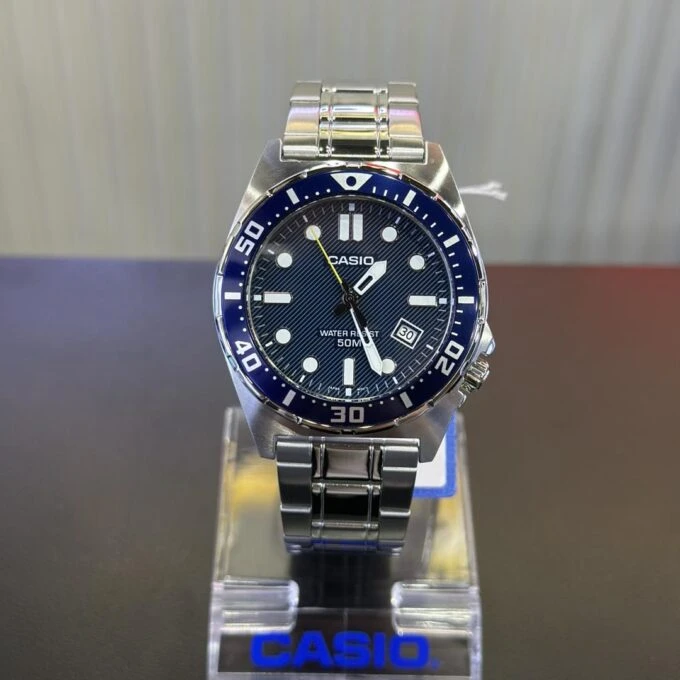 Montre Analogique Casio Homme – Acier Inoxydable, Bracelet Métal, Étanche, Argent – MTD-135D-2AVDF