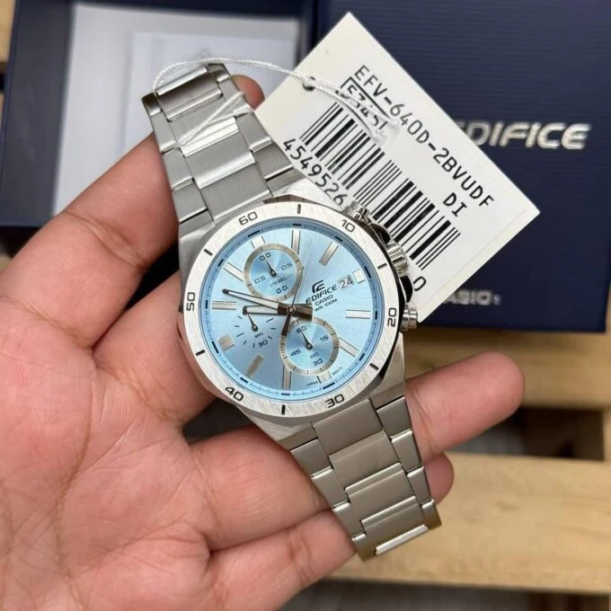 Montre Classique Homme - CASIO EDIFICE - Design Élégant, Bracelet Acier Inoxydable, Étanche 100M, Mouvement Quartz - Acier - Bleu - Référence EFV-640D-2BVUDF