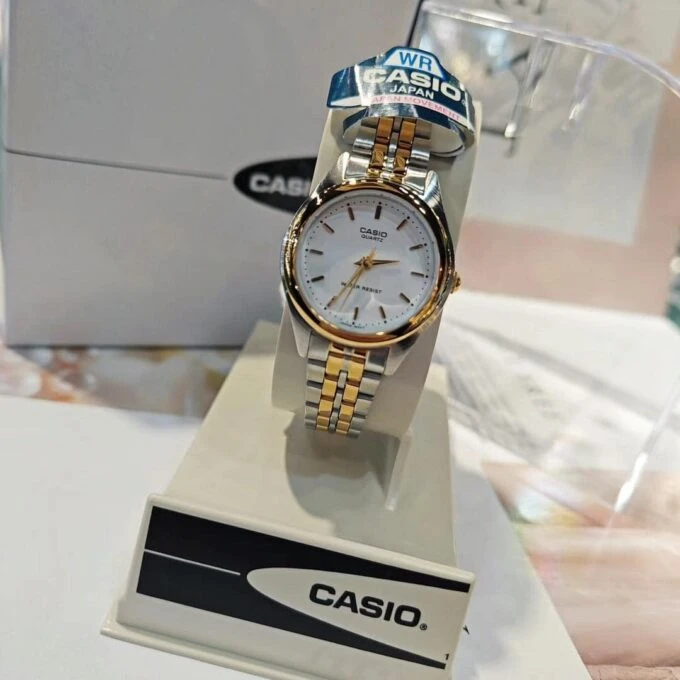 Montre Femme Casio Classique – Acier Inoxydable, Cadran Rond, Chiffres Romains, Quartz – LTP-1129G-7ARDF