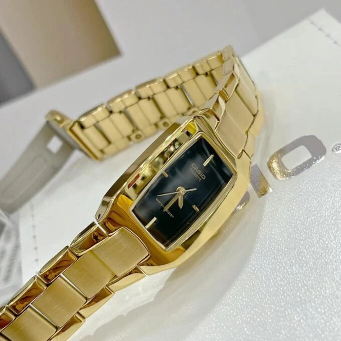 Montre CASIO Femme - LTP-1165N-1CRDF - Bracelet Dorée En Acier Inoxydable - Résistante à l'eau - 12 Mois De Garantie